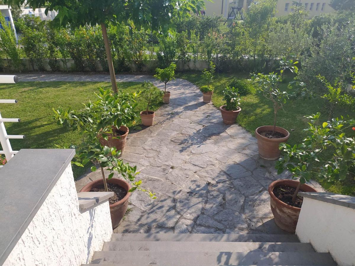 B&B Villa La Bouganville Camaiore Exteriör bild