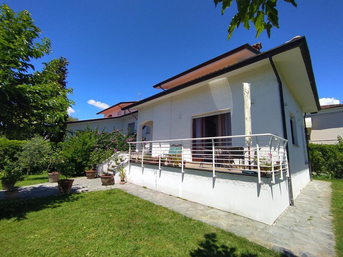 B&B Villa La Bouganville Camaiore Exteriör bild