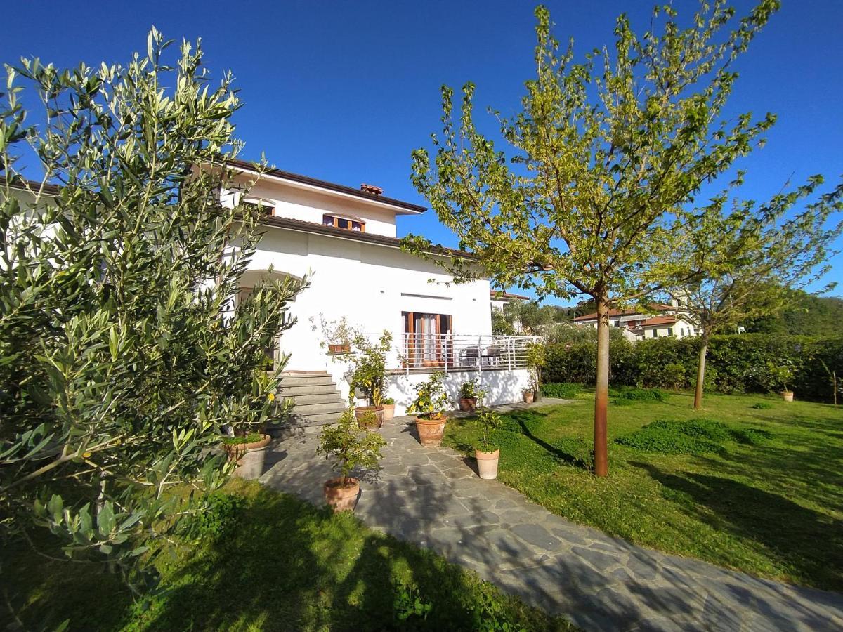 B&B Villa La Bouganville Camaiore Exteriör bild